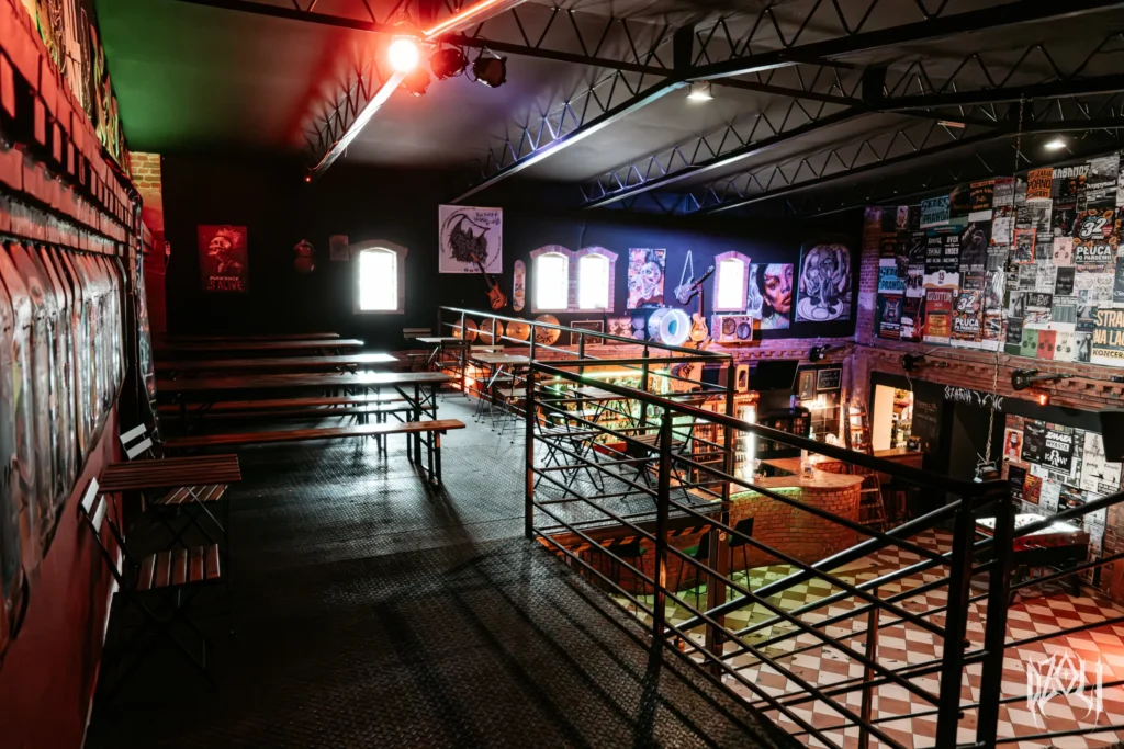 Sala barowa - widok z antrresoli