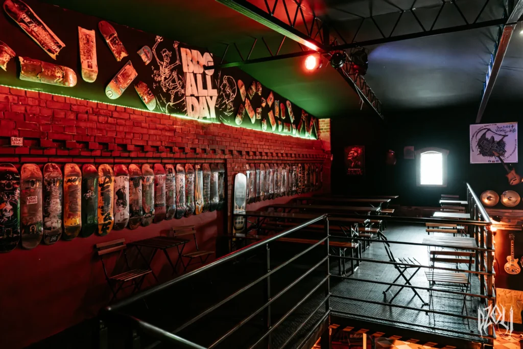 Sala barowa - antresola