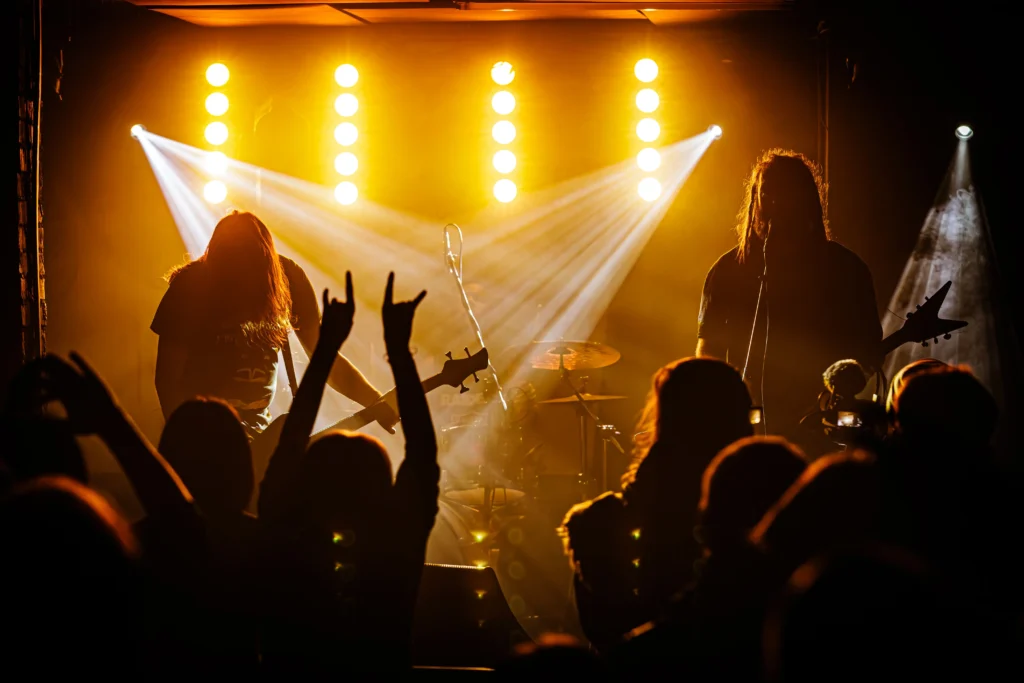 otu-overtheunder-koncerty-3_11zon