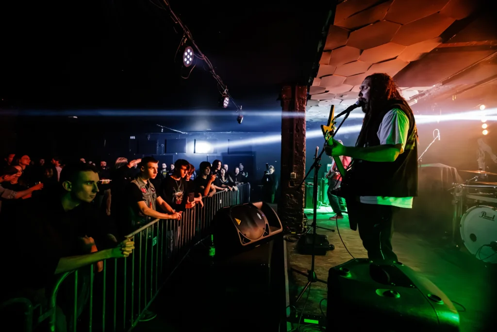 otu-overtheunder-koncerty-777u_11zon